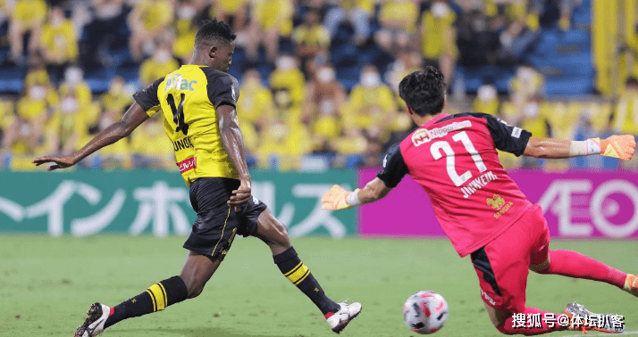 12场12球!前中超水货领跑J联赛射手榜 曾单场8球 率队13‘星空·综合体育’(图7)
12场12球!前中超水货领跑J联赛射手榜 曾单场8球 率队13‘星空·综合体育’(图7)