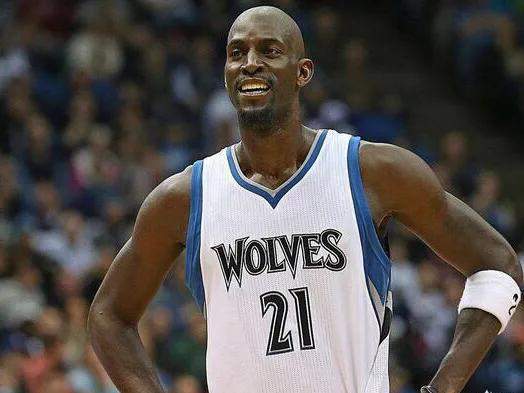 
答球迷：加内特是1995年第5顺位 那么在他前面的4位球员都是谁？‘星空·综合体育’(图2)