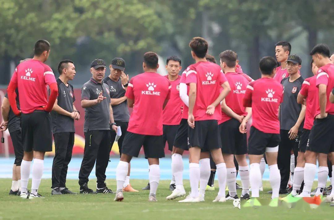 ‘星空·综合体育’
【常州赛区传真】巴巴扬携谭龙出席赛前新闻公布会 期待打好今年联赛第一枪(图11) ‘星空·综合体育’
【常州赛区传真】巴巴扬携谭龙出席赛前新闻公布会 期待打好今年联赛第一枪(图11)