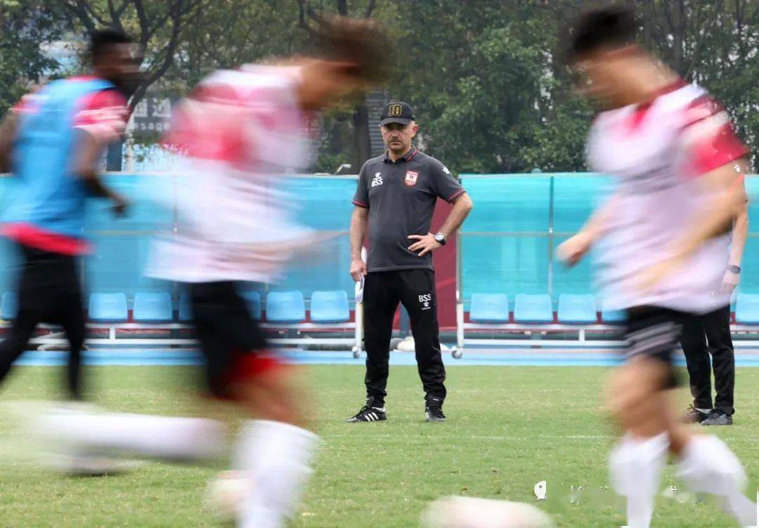 ‘星空·综合体育’
【常州赛区传真】巴巴扬携谭龙出席赛前新闻公布会 期待打好今年联赛第一枪(图13) ‘星空·综合体育’
【常州赛区传真】巴巴扬携谭龙出席赛前新闻公布会 期待打好今年联赛第一枪(图13)