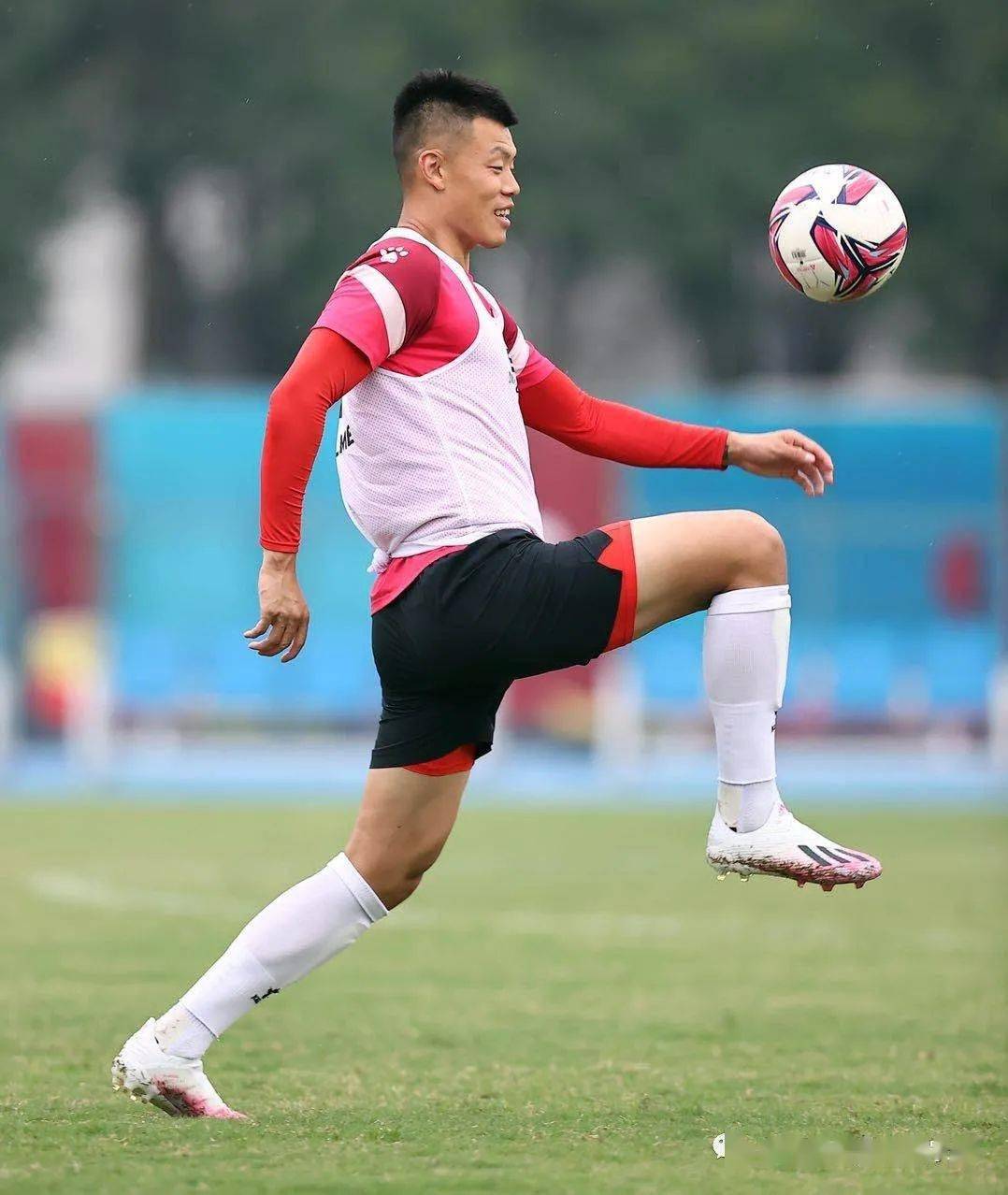 ‘星空·综合体育’
【常州赛区传真】巴巴扬携谭龙出席赛前新闻公布会 期待打好今年联赛第一枪(图14) ‘星空·综合体育’
【常州赛区传真】巴巴扬携谭龙出席赛前新闻公布会 期待打好今年联赛第一枪(图14)